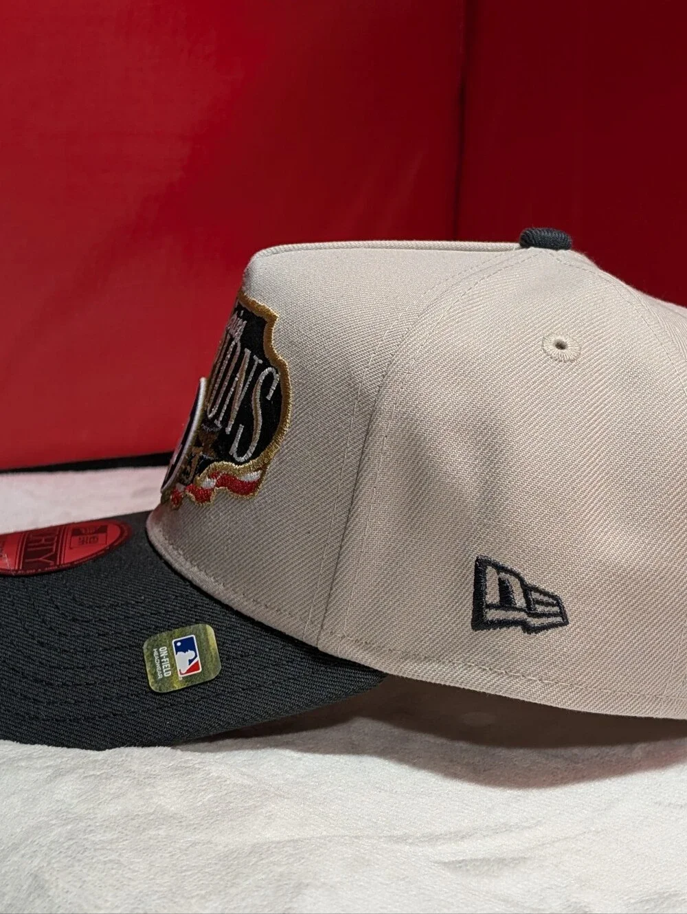 New Era 9FORTY LA Dodgers 2025 World Series Champions Adjustable Hat Beige/Black